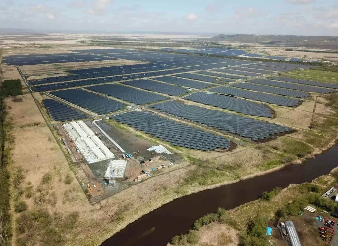 北海道釧路郡〈発電出力：92.2MWp〉