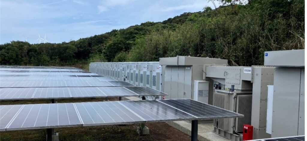 太陽光発電パネルの写真